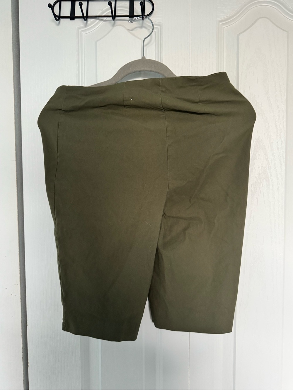 Michel Studio Olive Green Women’s Shorts with Zip Pockets - Picture 5 of 5
